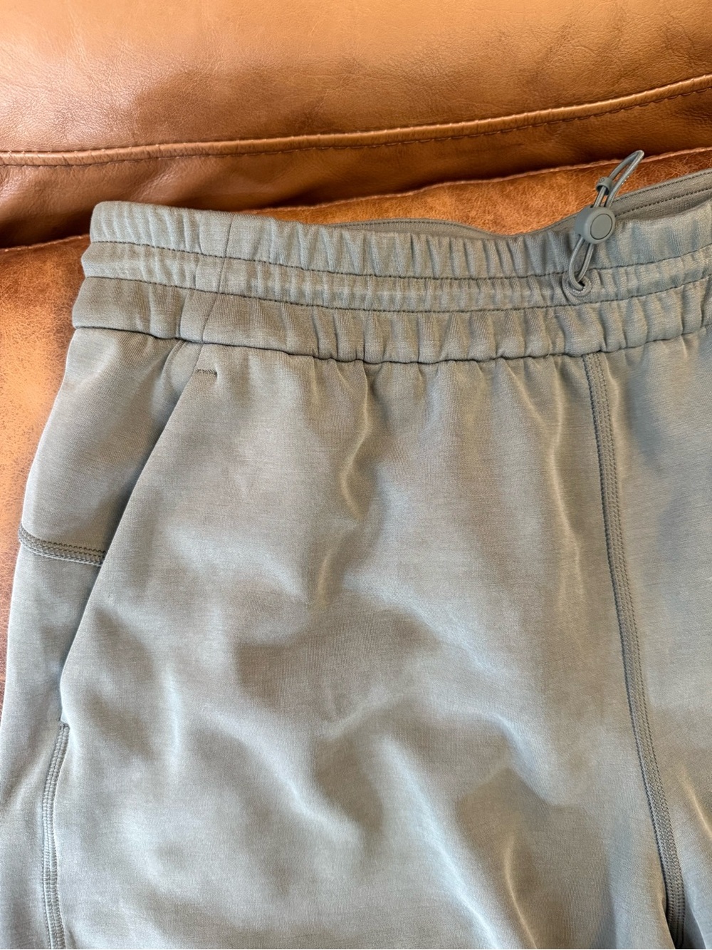 NWT Lululemon Softstreme High-Rise Short 4" Sz 8 Army Green - Picture 2 of 5